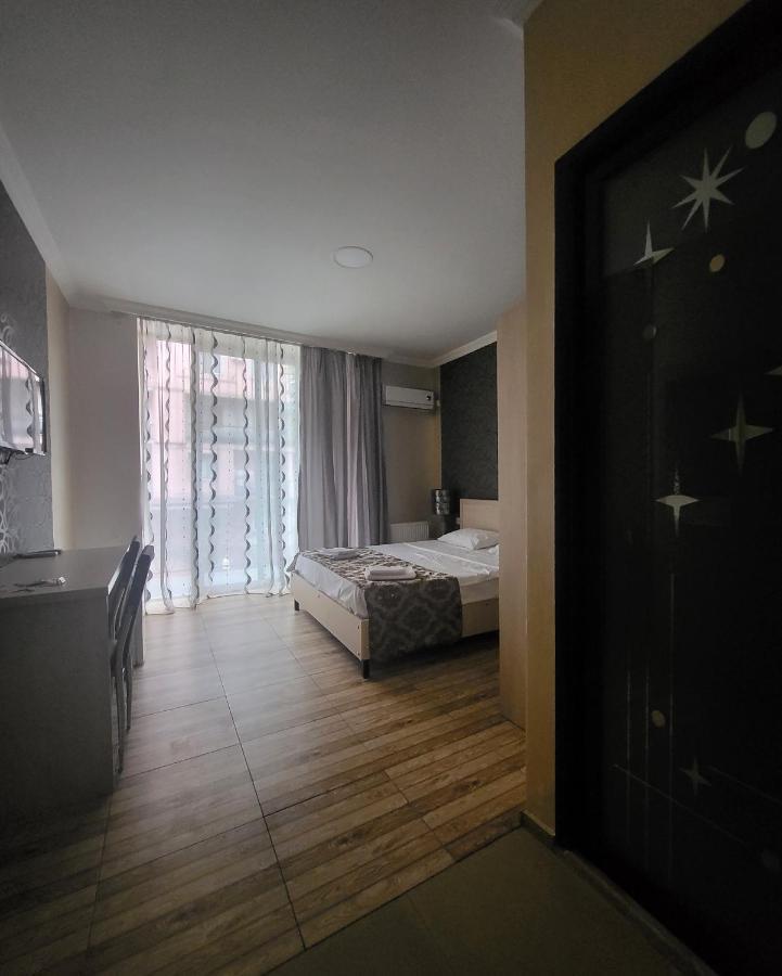 Hotel Elio Batumi Kültér fotó