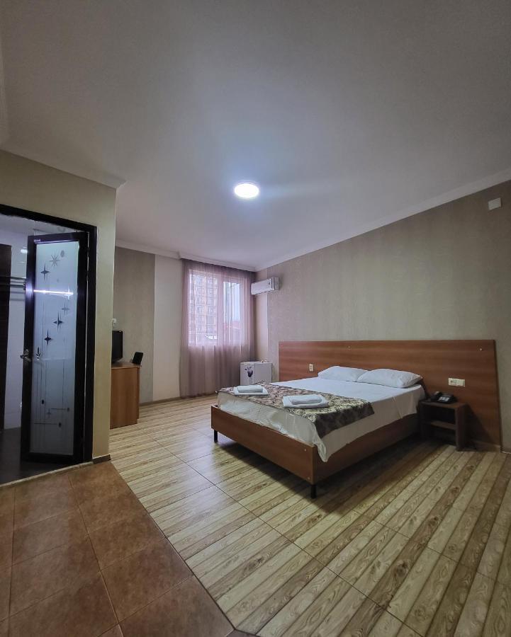 Hotel Elio Batumi Kültér fotó