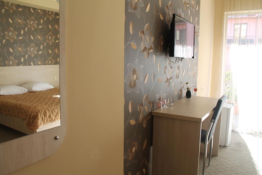 Hotel Elio Batumi Kültér fotó